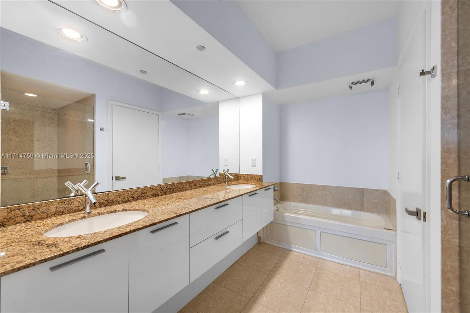 400 Alton Road, Unit 509 Miami Beach, FL 33139 - Photo 27 of 36