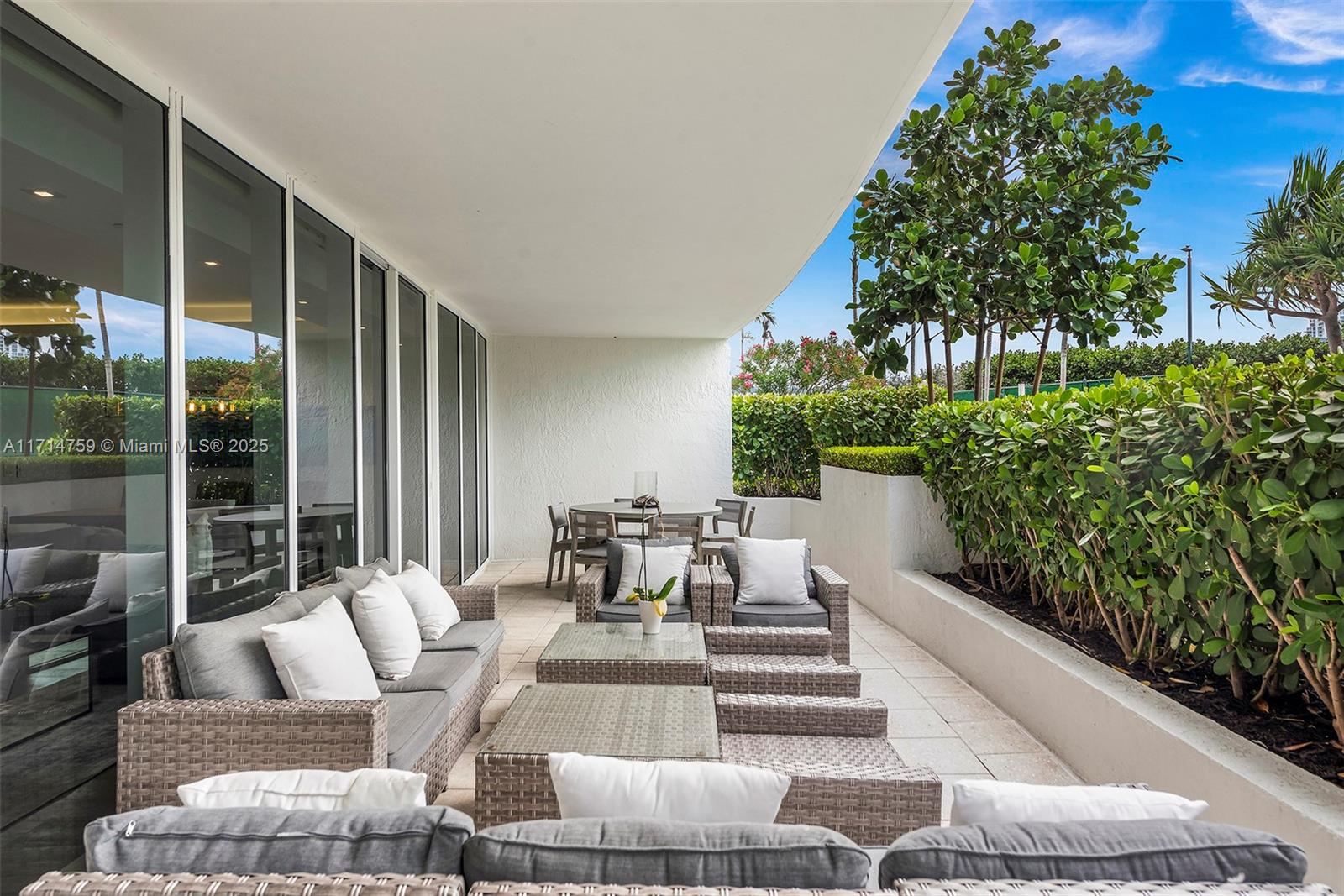 400 Alton Road, Unit 509 Miami Beach, FL 33139 - Photo 4 of 36