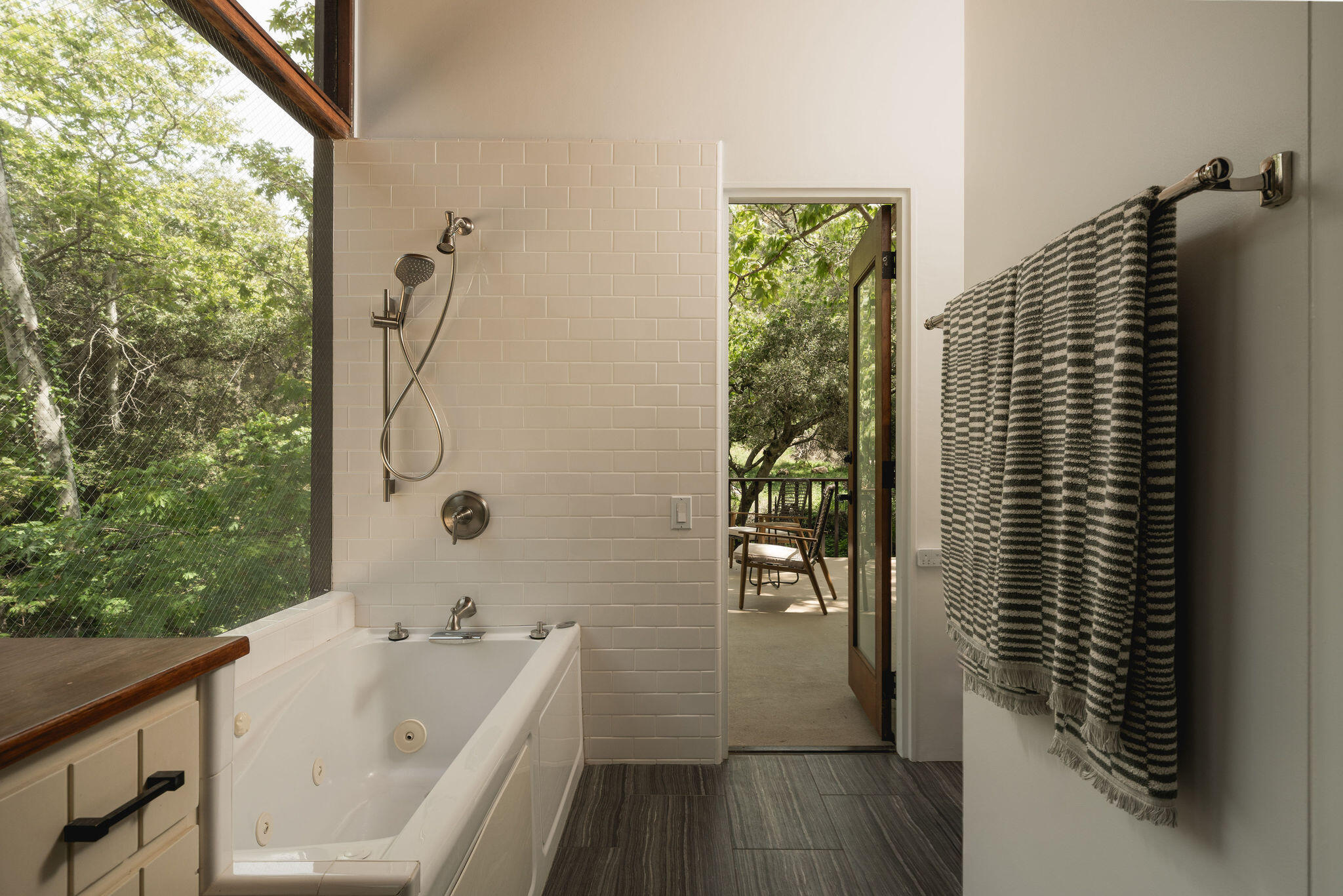 930 Andante Road Santa Barbara, CA 93105 - Photo 29 of 58 JG-930Andante-interior-33