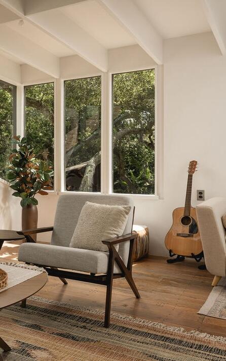 930 Andante Road Santa Barbara, CA 93105 - Photo 49 of 58 44-Studio guitar cropped