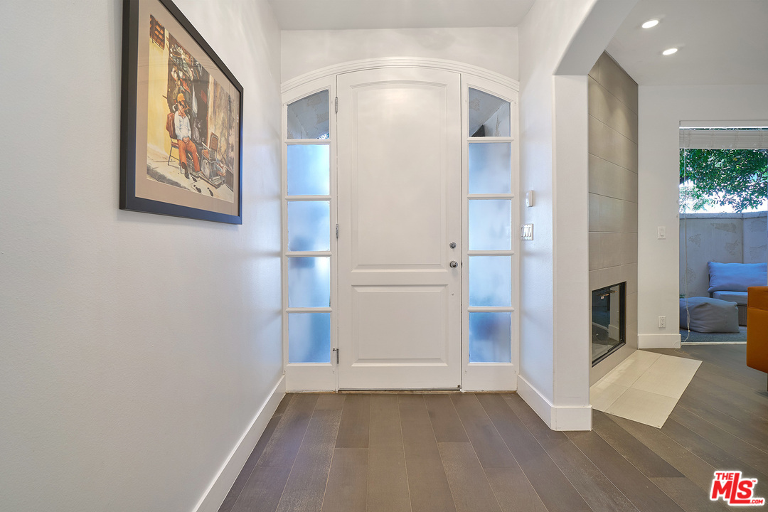 2139 Colby Avenue Los Angeles, CA 90025 - Photo 2 of 30