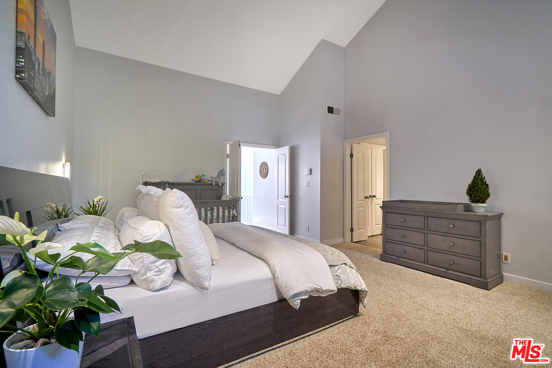2139 Colby Avenue Los Angeles, CA 90025 - Photo 15 of 30