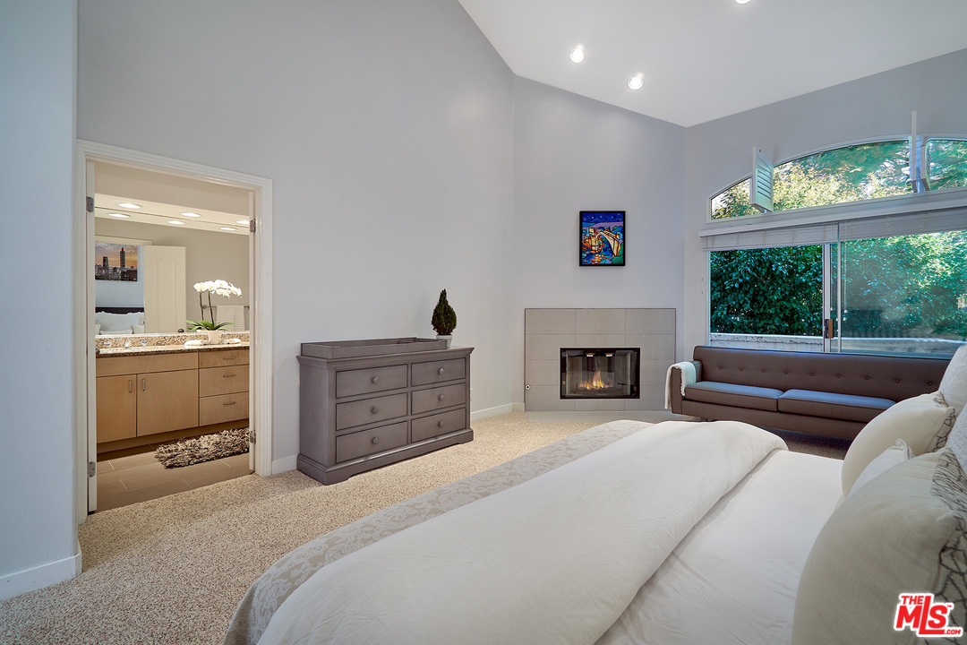 2139 Colby Avenue Los Angeles, CA 90025 - Photo 16 of 30