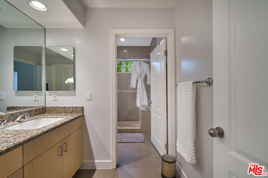 2139 Colby Avenue Los Angeles, CA 90025 - Photo 18 of 30