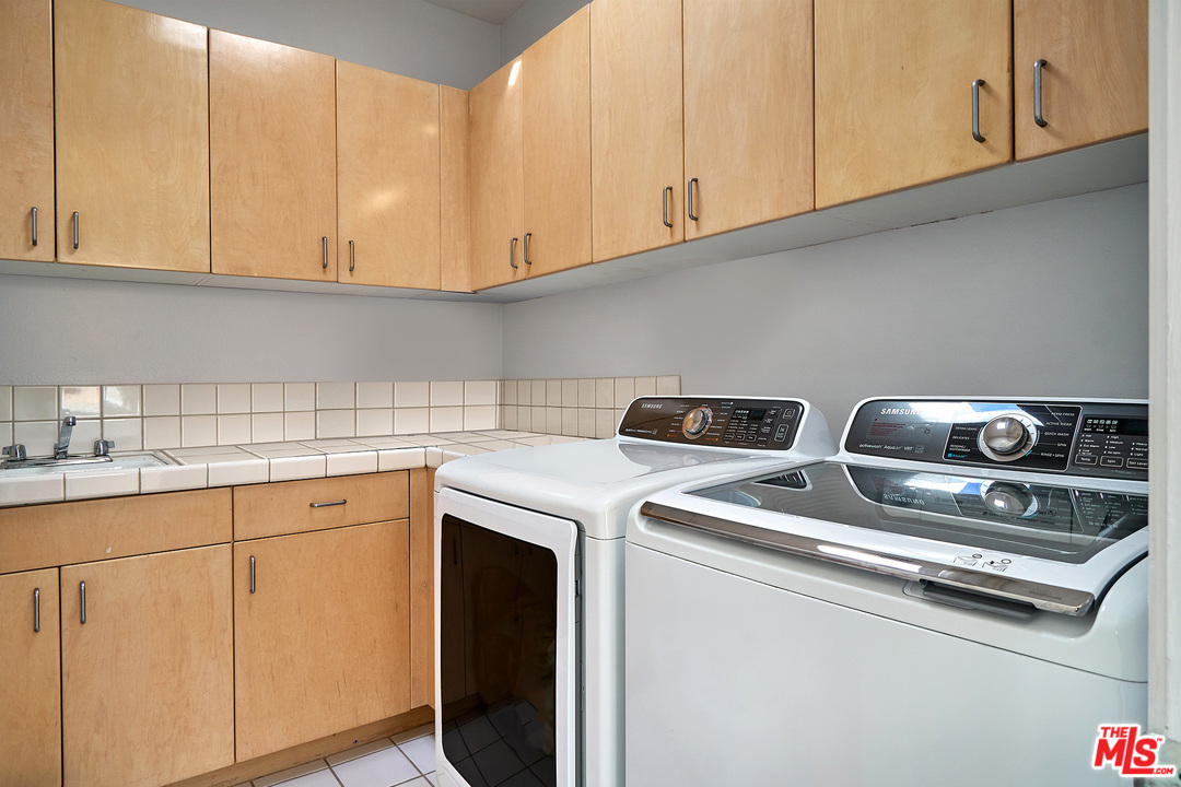 2139 Colby Avenue Los Angeles, CA 90025 - Photo 25 of 30