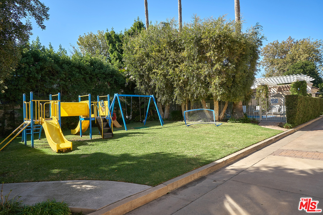 2139 Colby Avenue Los Angeles, CA 90025 - Photo 26 of 30