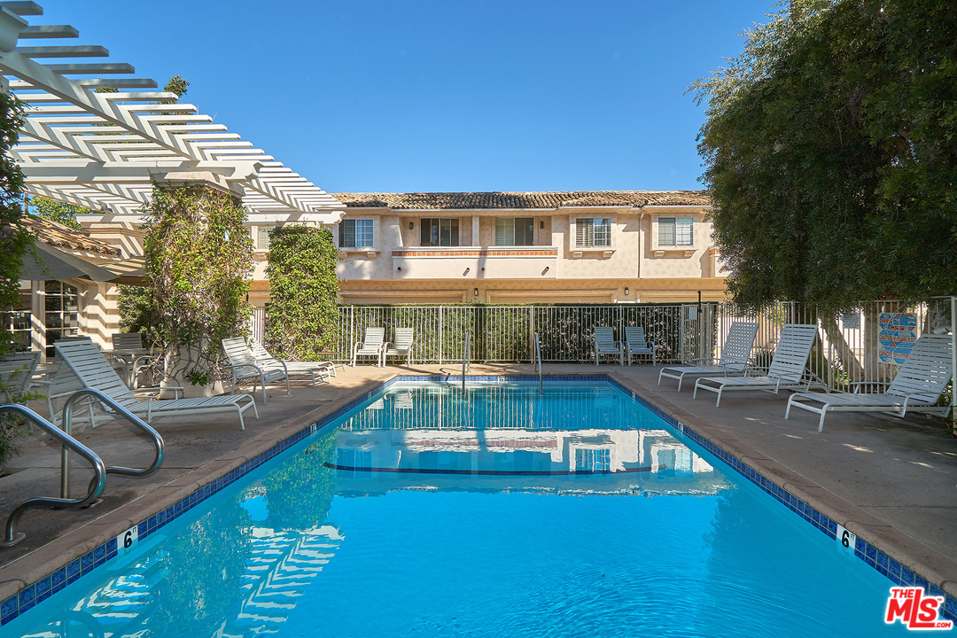 2139 Colby Avenue Los Angeles, CA 90025 - Photo 27 of 30