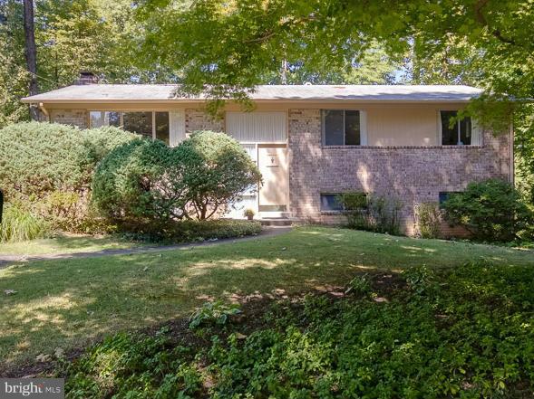 6802 Quebec Court Springfield, VA 22152 - Photo 1 of 30 Exterior (Front)