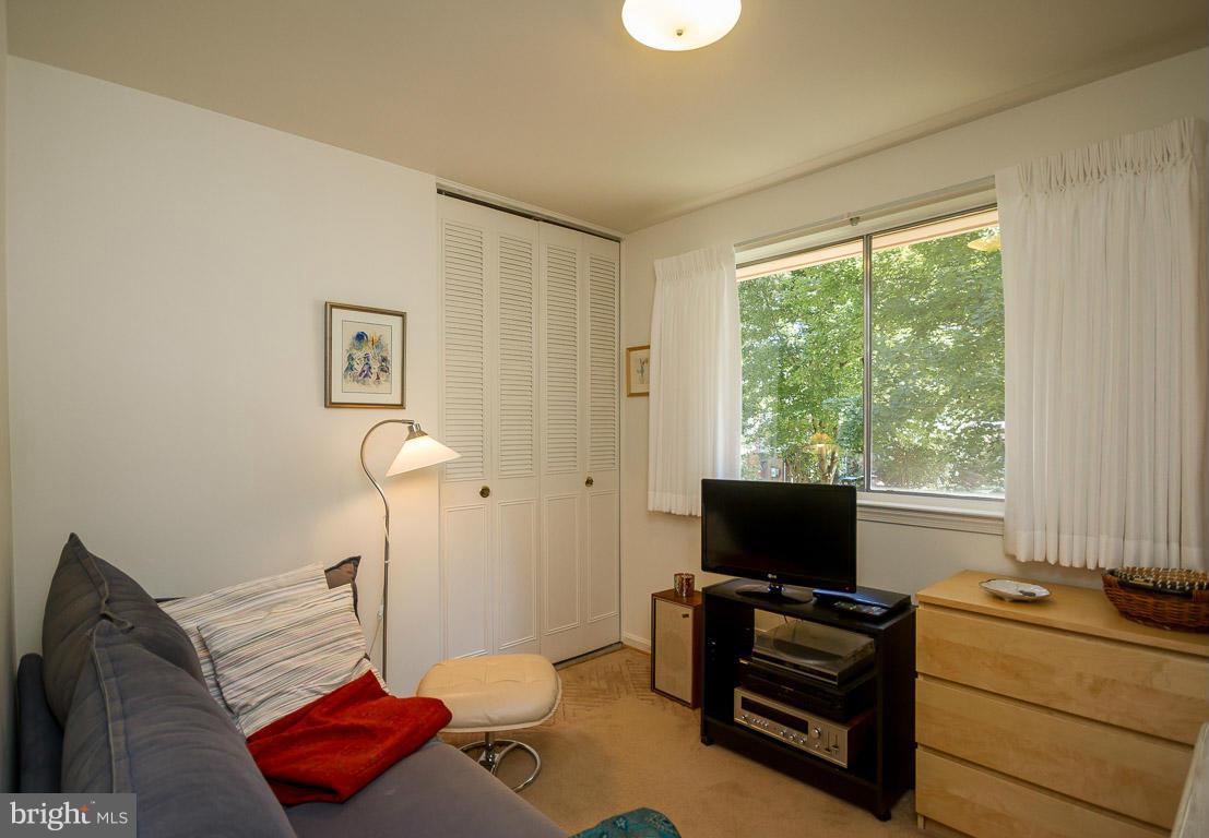 6802 Quebec Court Springfield, VA 22152 - Photo 17 of 30 Bedroom 3 or Den