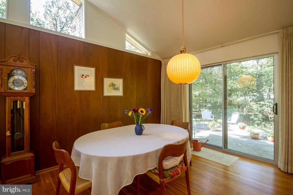 6802 Quebec Court Springfield, VA 22152 - Photo 6 of 30 Dining Room