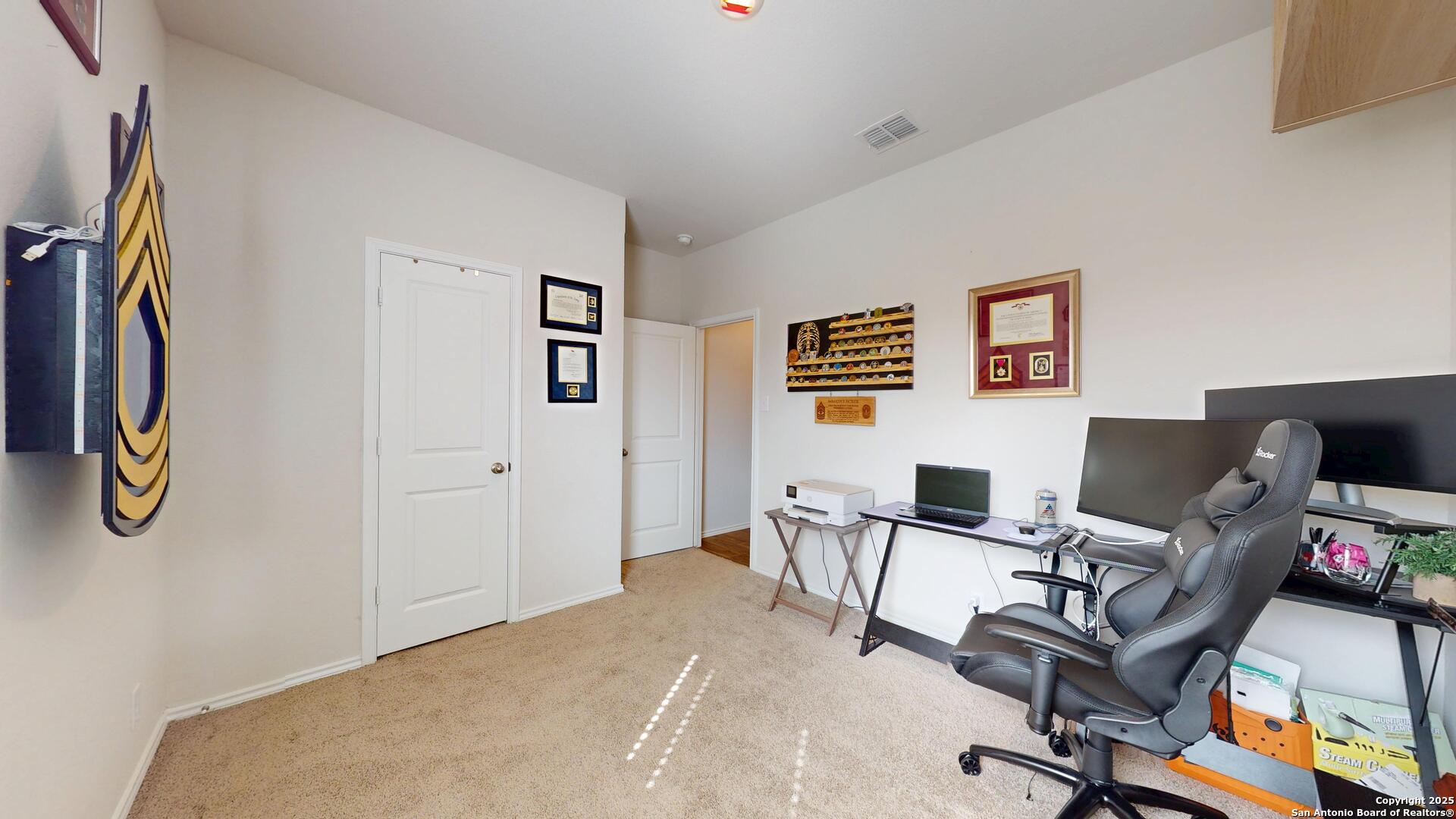 4021 Lilac Path St. Hedwig, TX 78152 - Photo 17 of 49 a work room with furniture and a rug