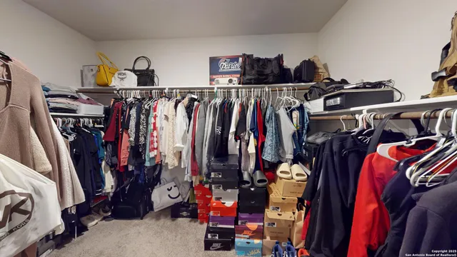 $2,400 | 4021 Lilac Path, St. Hedwig, TX 78152