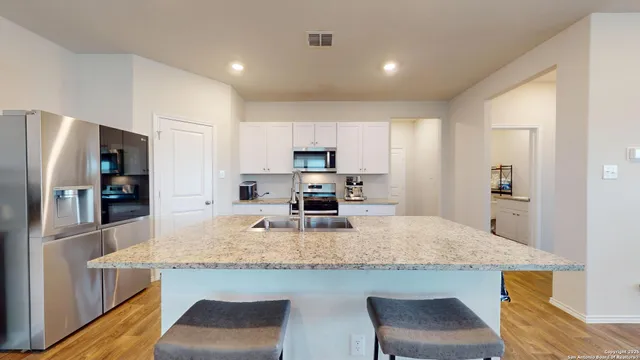 $2,400 | 4021 Lilac Path, St. Hedwig, TX 78152