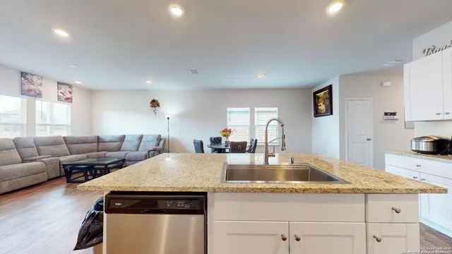 $2,400 | 4021 Lilac Path, St. Hedwig, TX 78152