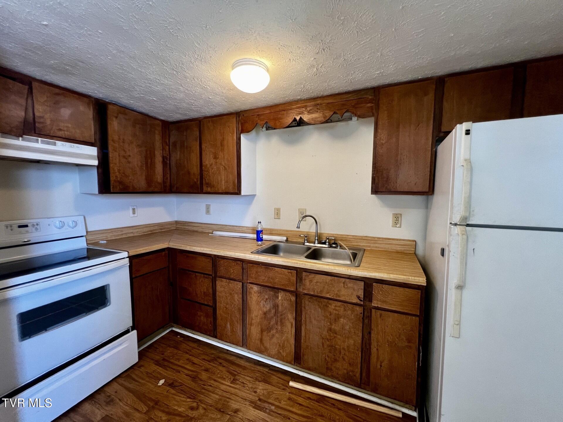 209 East Ravine Road Kingsport, TN 37660 - Photo 6 of 12 E35AE12F-C545-4236-BE22-55A1E58B6C97