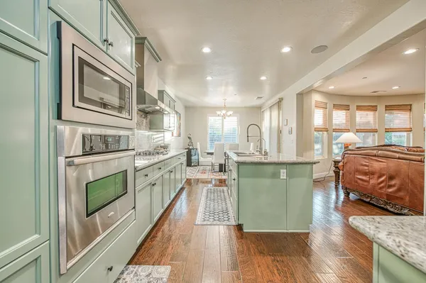 $950,000 | 10509 North Sierra Vista Avenue, Fresno, CA 93730