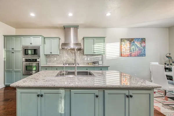$950,000 | 10509 North Sierra Vista Avenue, Fresno, CA 93730