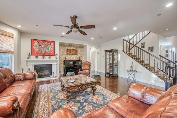 $950,000 | 10509 North Sierra Vista Avenue, Fresno, CA 93730