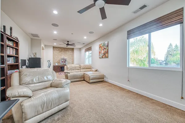 $950,000 | 10509 North Sierra Vista Avenue, Fresno, CA 93730