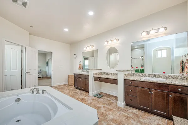 $950,000 | 10509 North Sierra Vista Avenue, Fresno, CA 93730