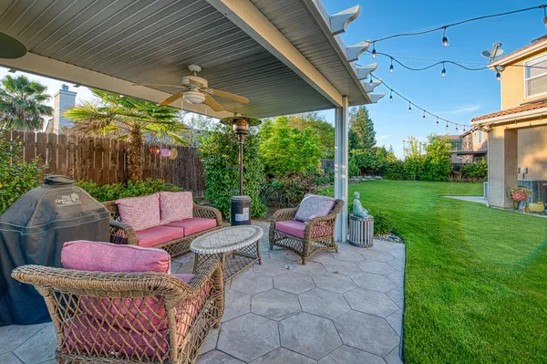 $950,000 | 10509 North Sierra Vista Avenue, Fresno, CA 93730