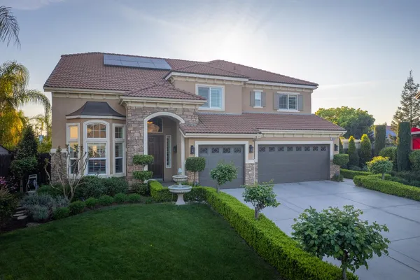 $950,000 | 10509 North Sierra Vista Avenue, Fresno, CA 93730