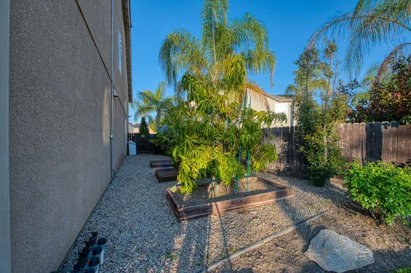 $950,000 | 10509 North Sierra Vista Avenue, Fresno, CA 93730