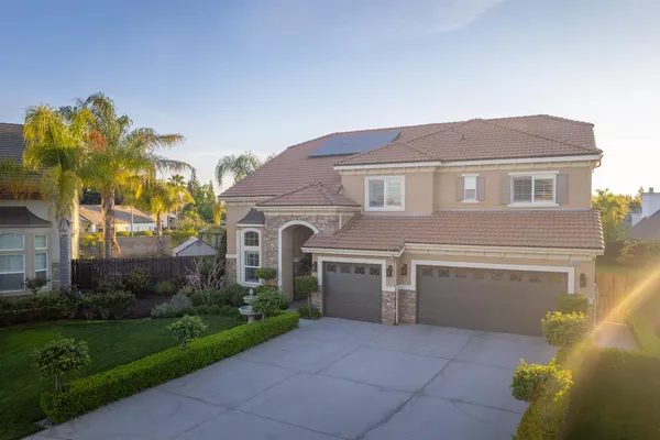 $950,000 | 10509 North Sierra Vista Avenue, Fresno, CA 93730