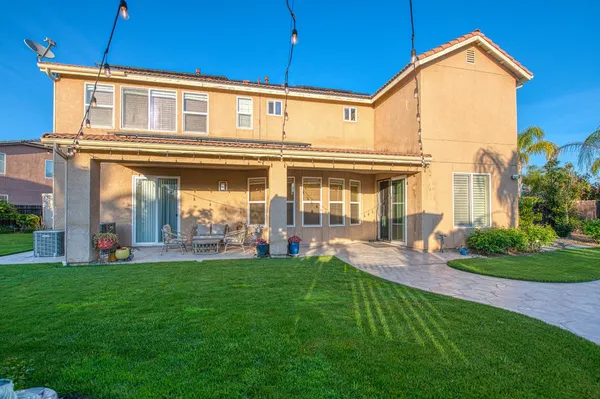 $950,000 | 10509 North Sierra Vista Avenue, Fresno, CA 93730