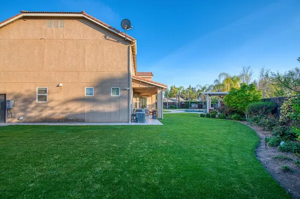 $950,000 | 10509 North Sierra Vista Avenue, Fresno, CA 93730