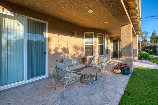 $950,000 | 10509 North Sierra Vista Avenue, Fresno, CA 93730