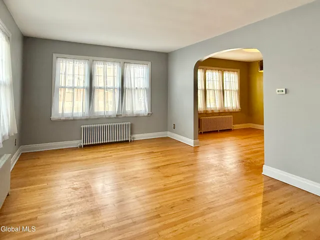 $249,900 | 512 3rd Ave Extension, East Greenbush, NY 12144