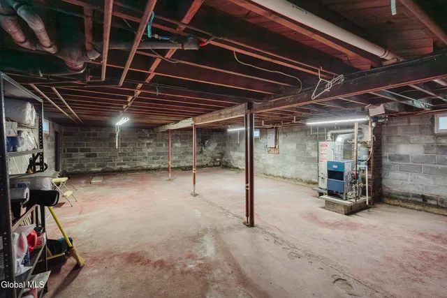 $265,000 | 512 3rd Ave Extension, East Greenbush, NY 12144