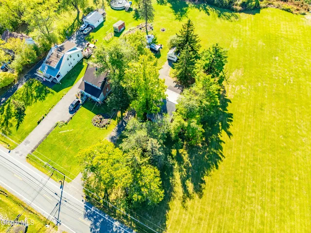 $284,500 | 512 3rd Ave Extension, East Greenbush, NY 12144