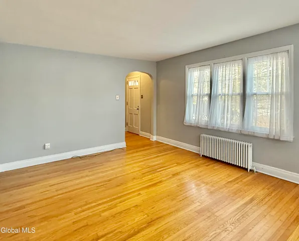 $249,900 | 512 3rd Ave Extension, East Greenbush, NY 12144