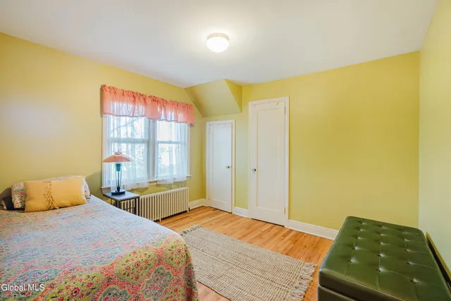 $284,500 | 512 3rd Ave Extension, East Greenbush, NY 12144