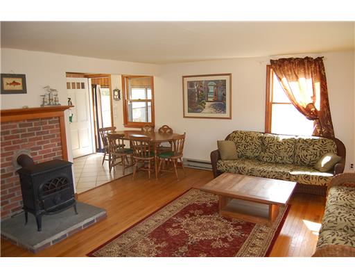 428 West Beach Road Charlestown, RI 02813 - Photo 4 of 15 Living Room.