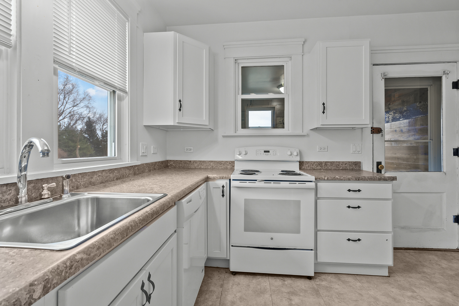 6217 Broadway Road Richmond, IL 60071 - Photo 14 of 38 Gallery Image 14