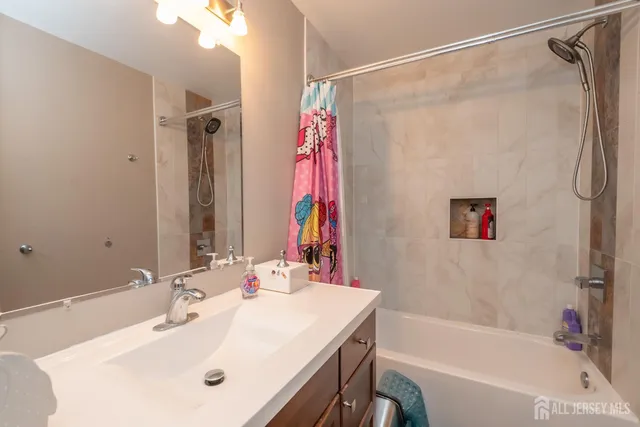 $475,000 | 23 Borelle Square, Parlin, NJ 08859