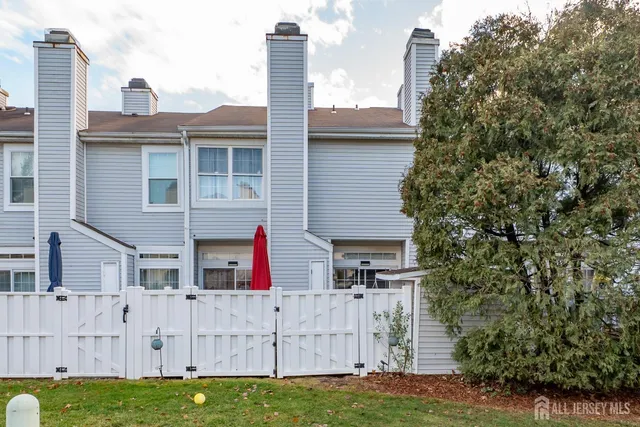 $475,000 | 23 Borelle Square, Parlin, NJ 08859