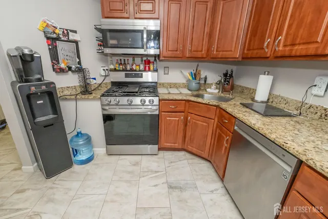 $475,000 | 23 Borelle Square, Parlin, NJ 08859