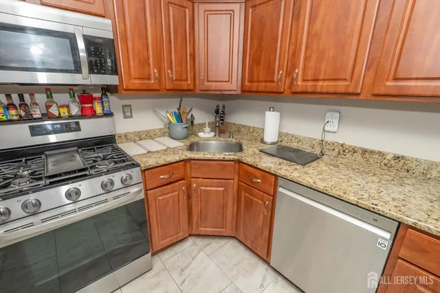 $475,000 | 23 Borelle Square, Parlin, NJ 08859