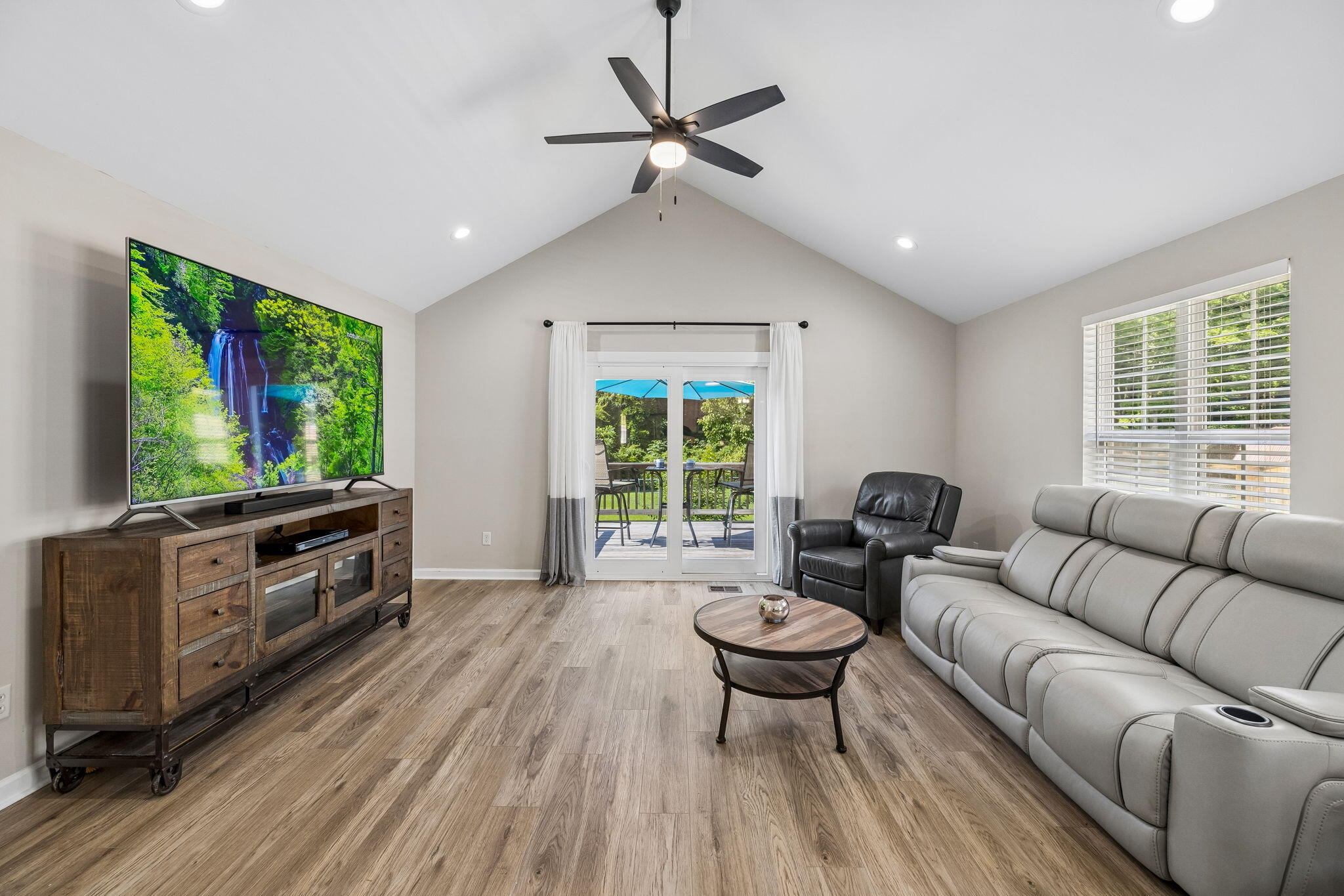 3784 Kellys Ferry Road Chattanooga, TN 37419 - Photo 5 of 64 19-3784 Kellys Ferry Rd Chattanooga - 01
