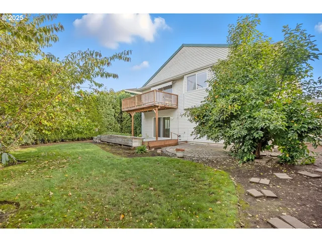 a picture of a bench in a bathroom