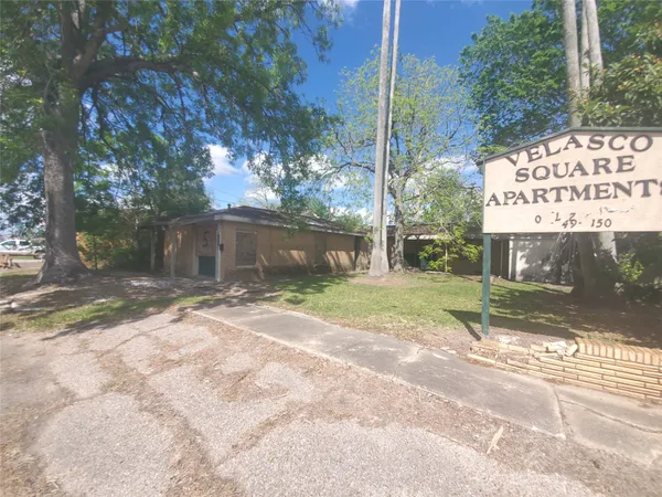 $499,000 | 708 North Velasco Street, Unit N, Angleton, TX 77515