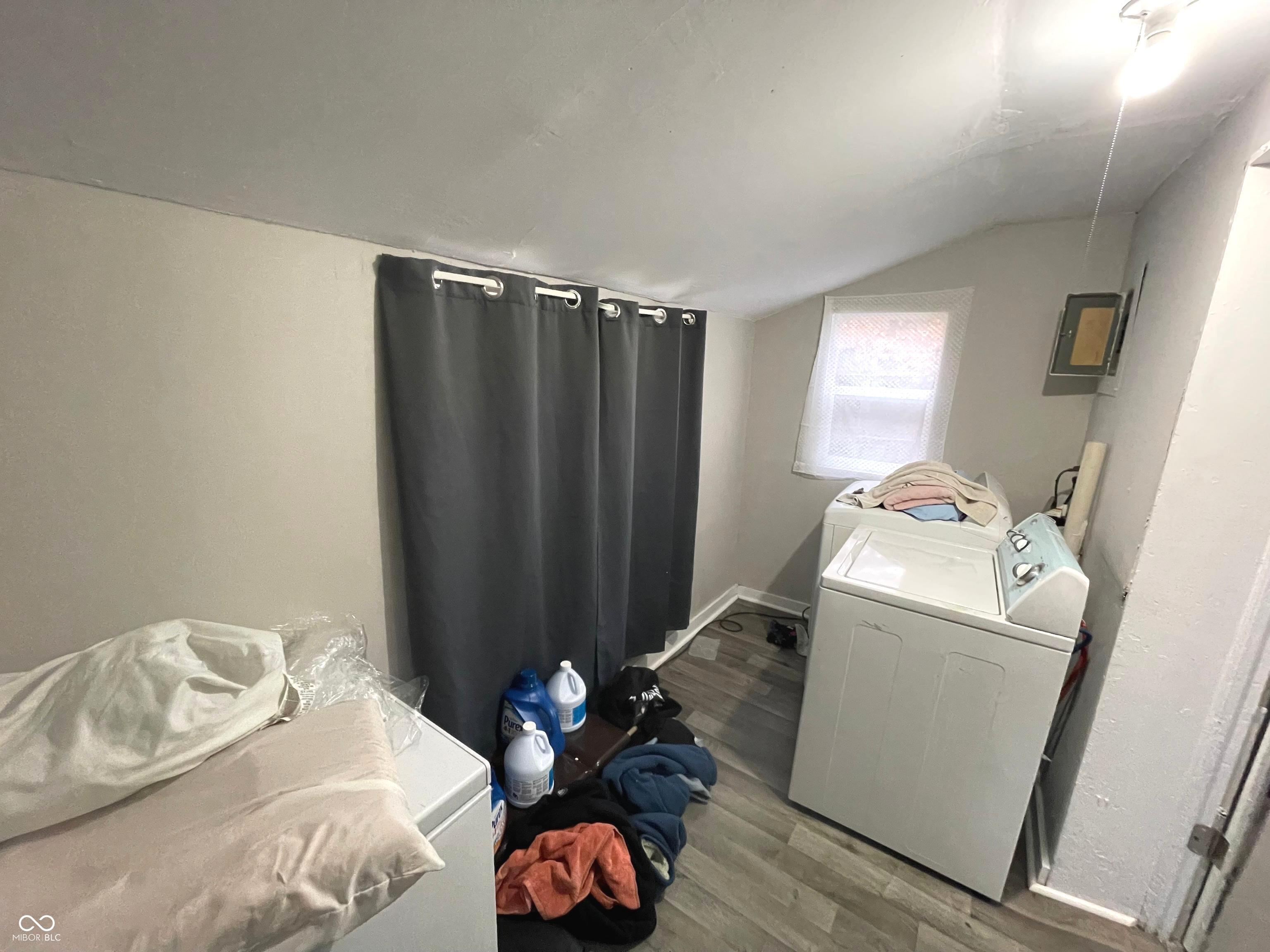 931 West 3rd Street Anderson, IN 46016 - Photo 11 of 14