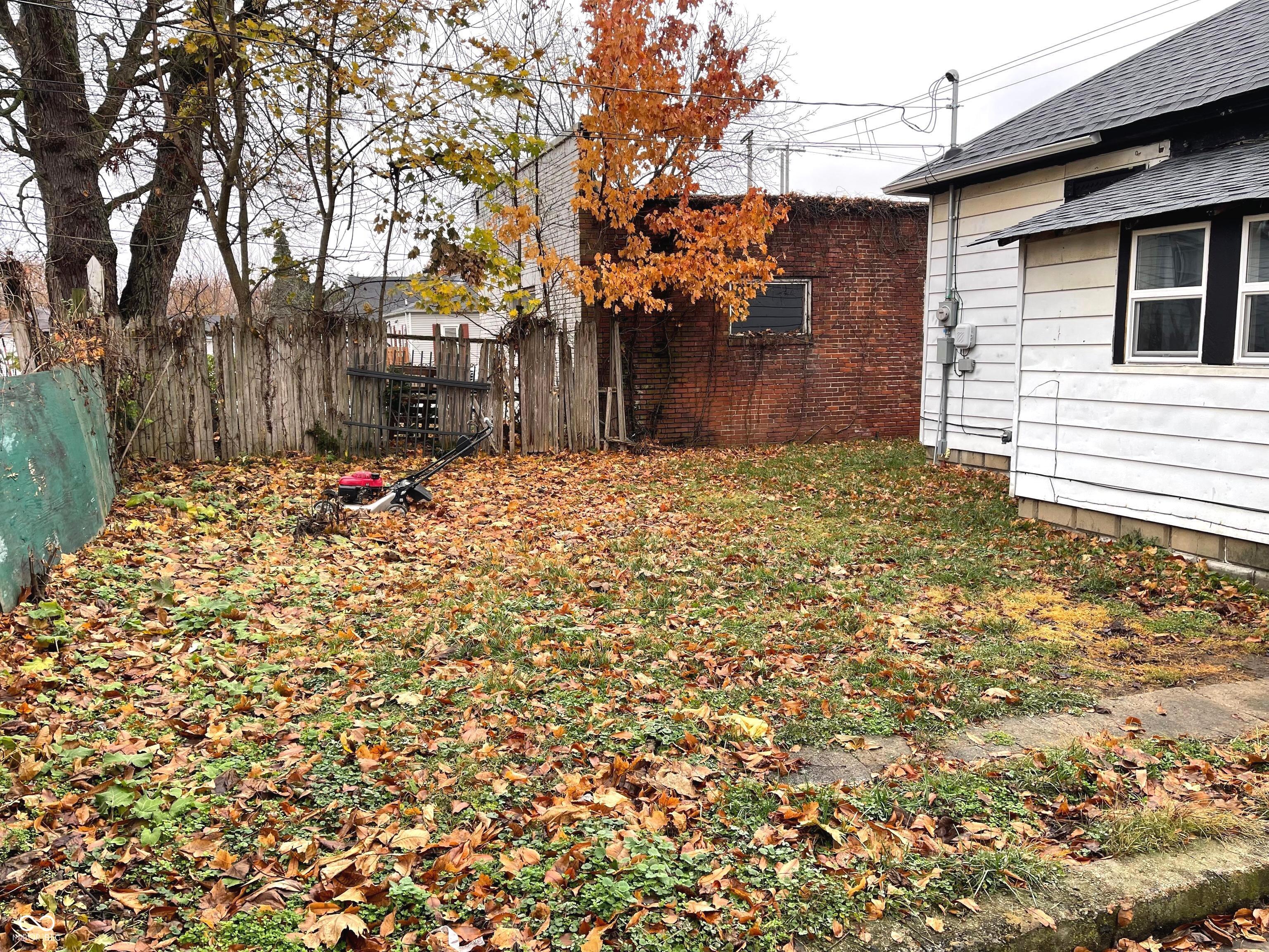 931 West 3rd Street Anderson, IN 46016 - Photo 12 of 14