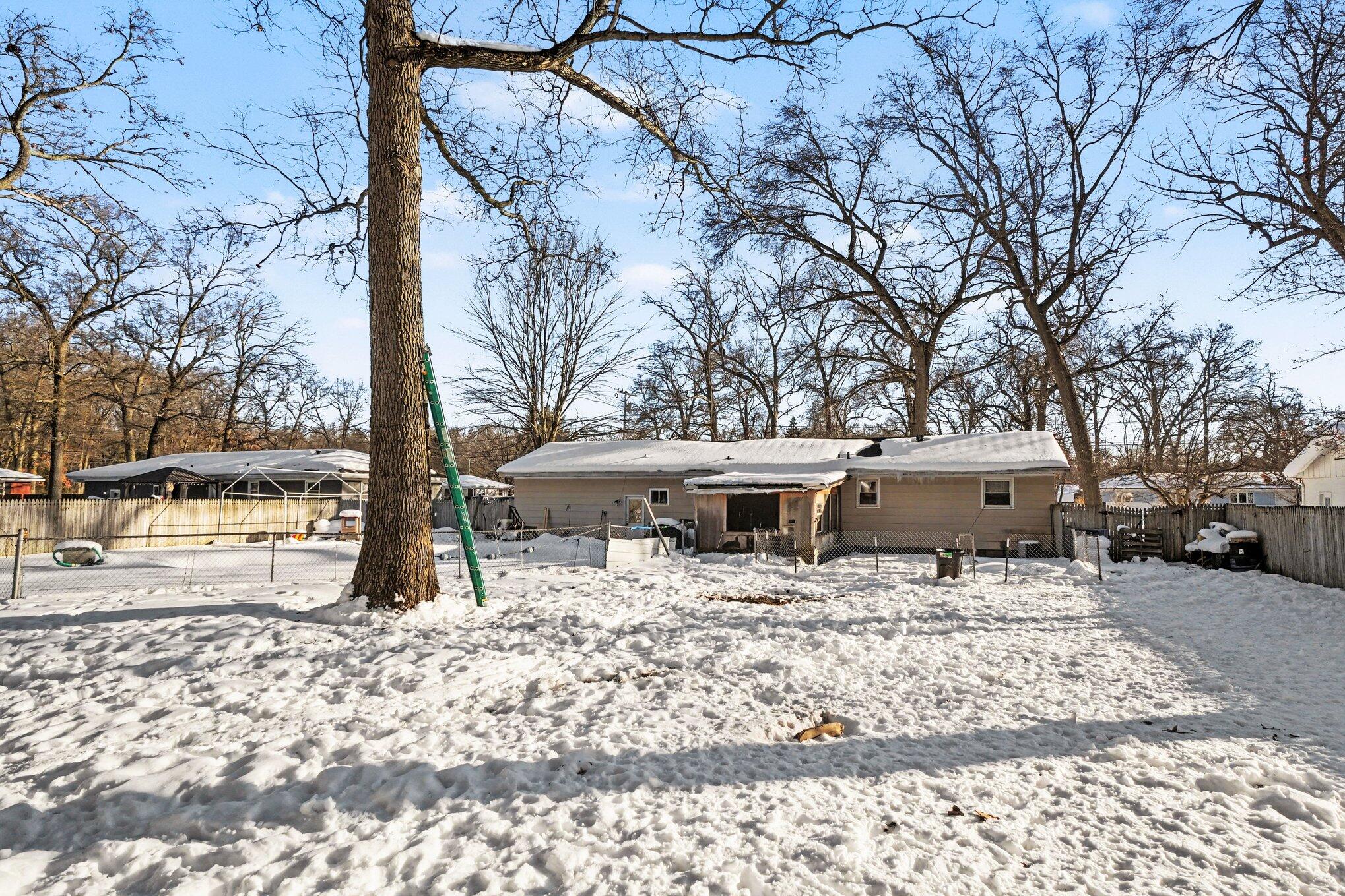 1950 Ora Street Muskegon, MI 49445 - Photo 4 of 28 026_file_1203