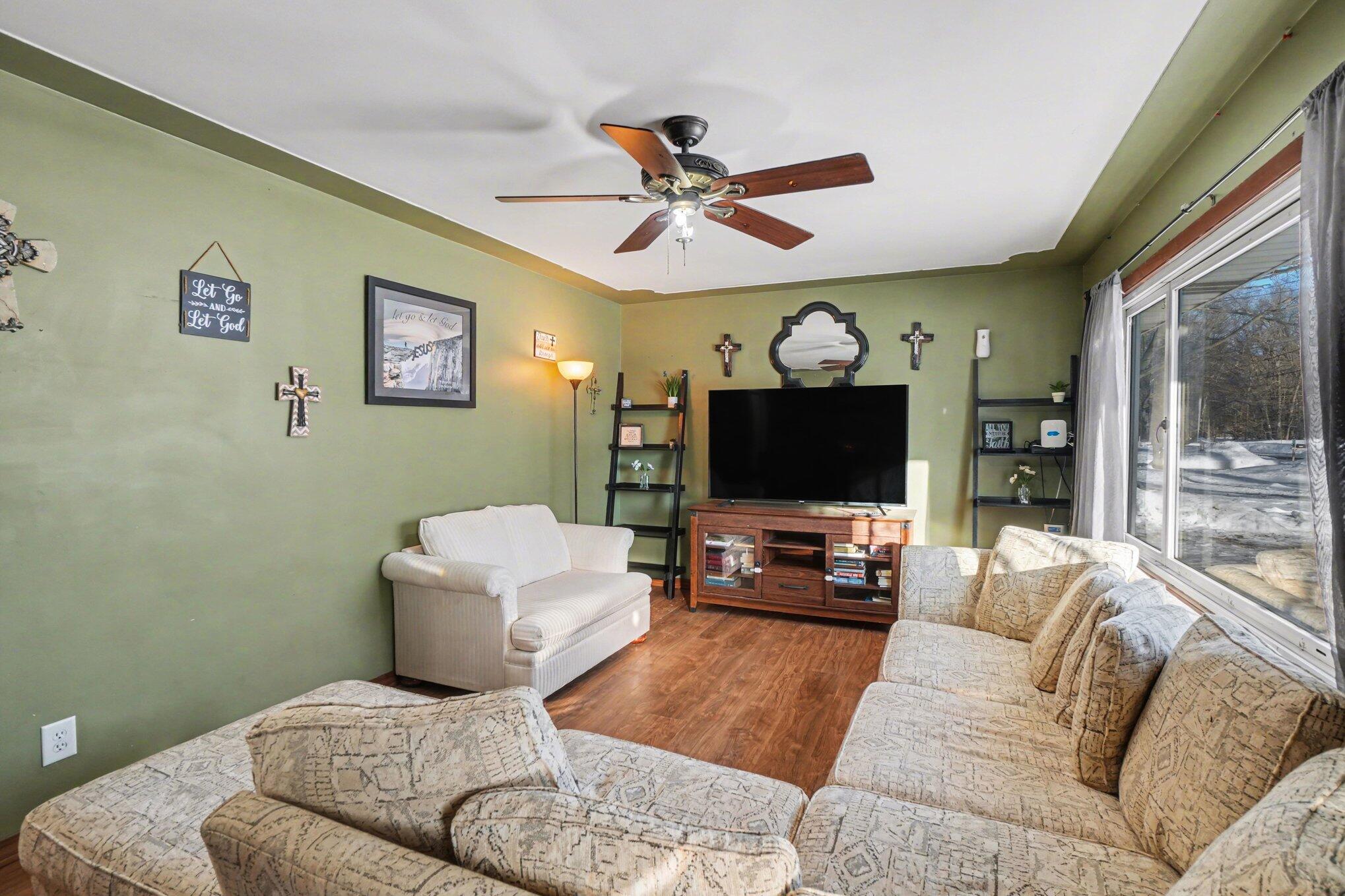 1950 Ora Street Muskegon, MI 49445 - Photo 8 of 28 007_file_9025