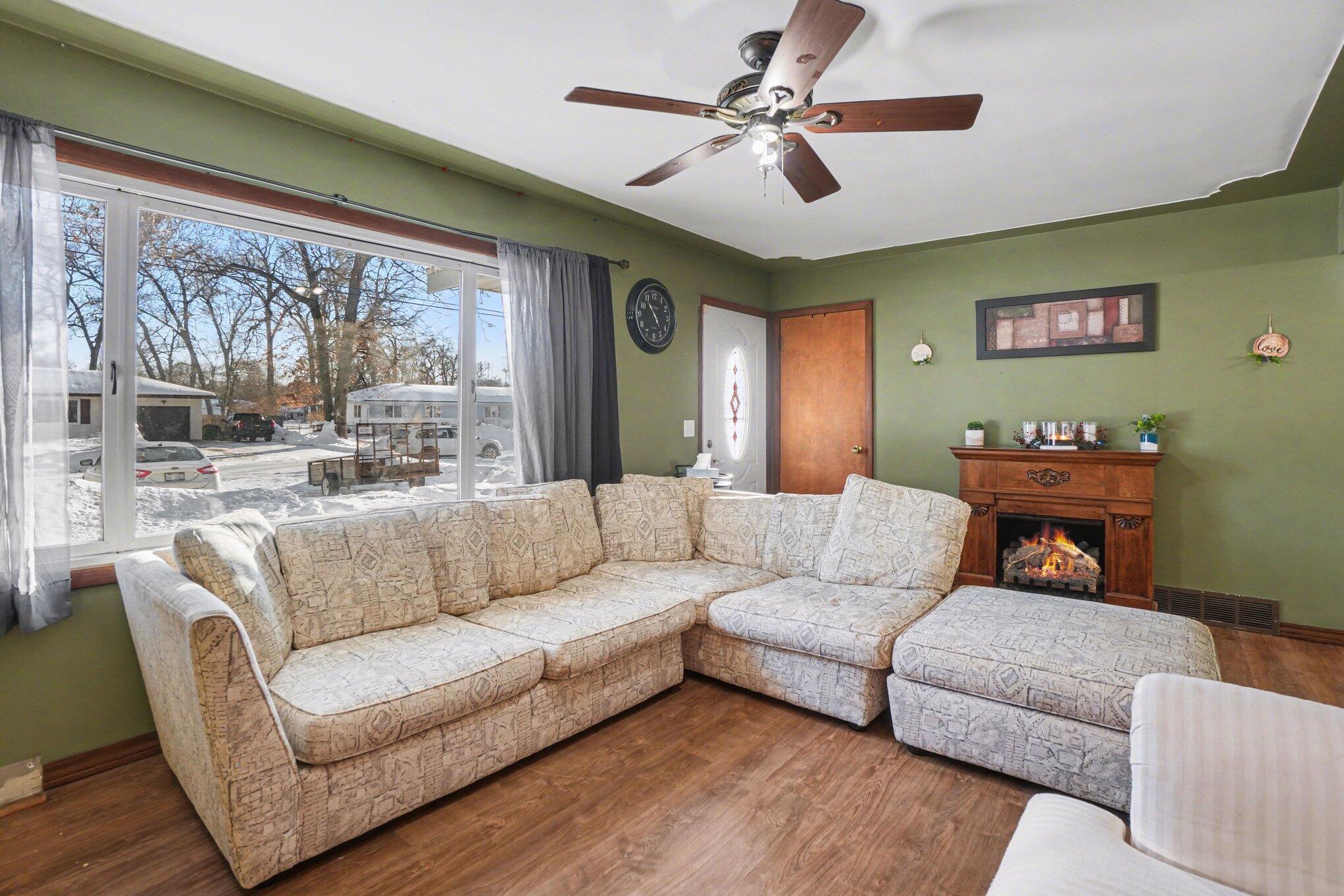 1950 Ora Street Muskegon, MI 49445 - Photo 10 of 28 005_file_2898